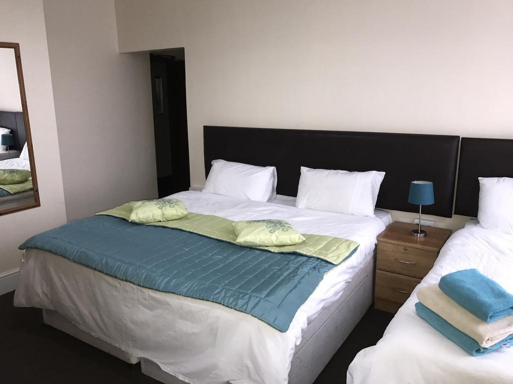 Acorn Lodge Guest House - Free Parking Ґоспорт Екстер'єр фото
