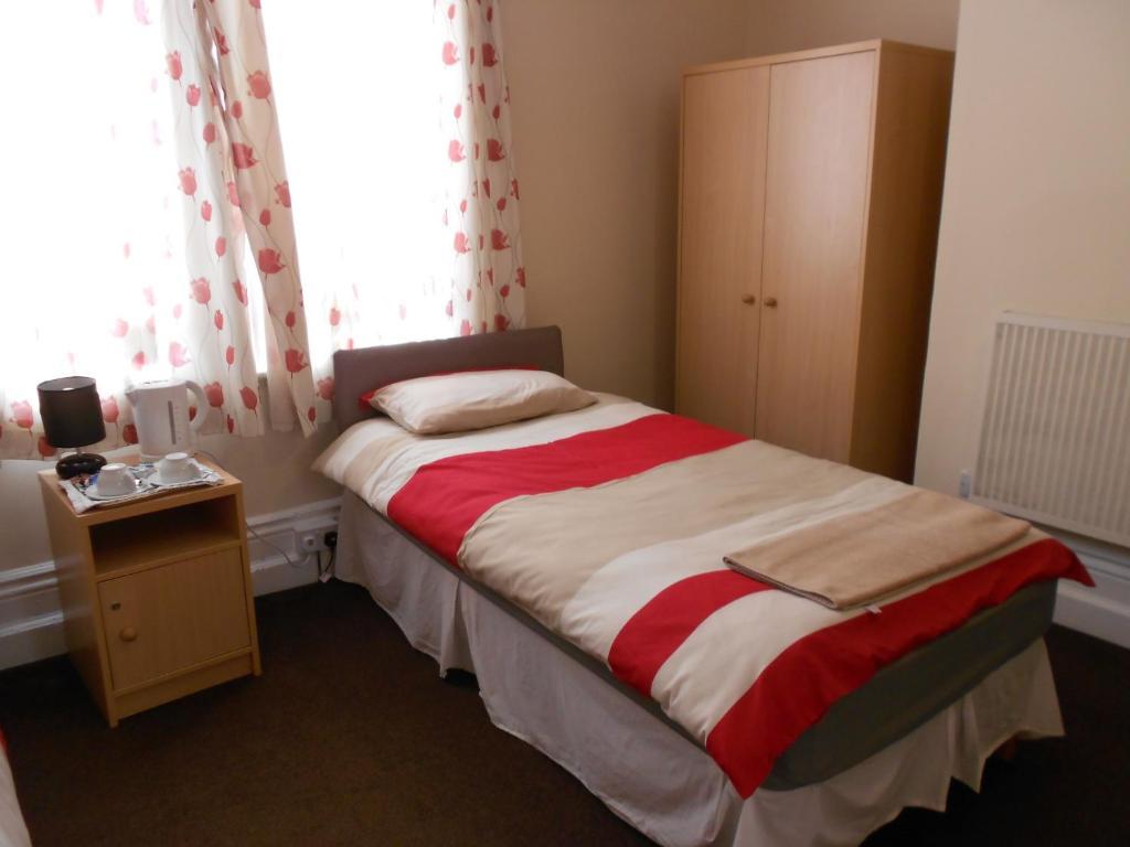 Acorn Lodge Guest House - Free Parking Ґоспорт Номер фото