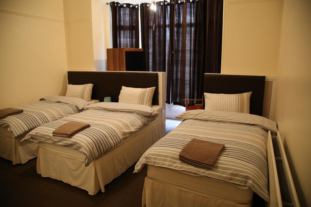 Acorn Lodge Guest House - Free Parking Ґоспорт Екстер'єр фото