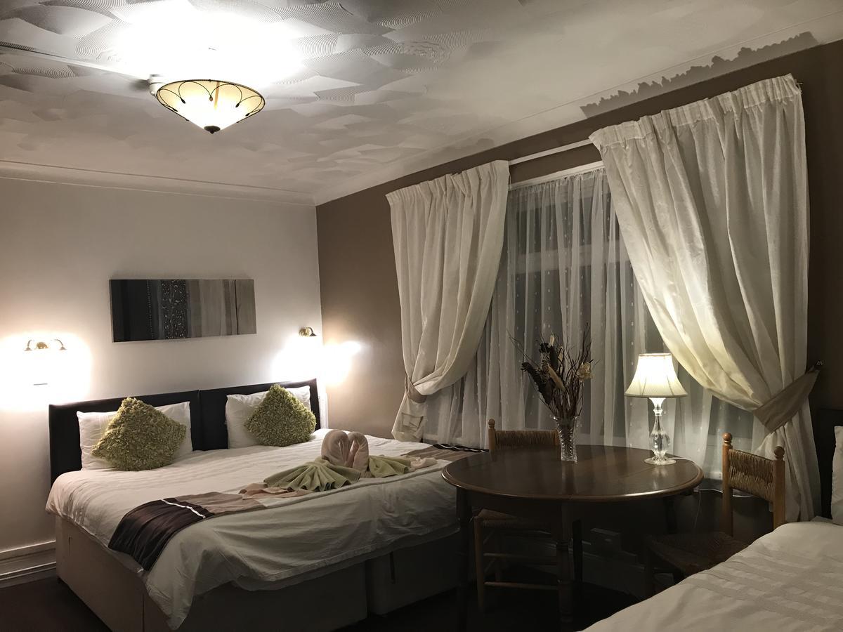 Acorn Lodge Guest House - Free Parking Ґоспорт Екстер'єр фото
